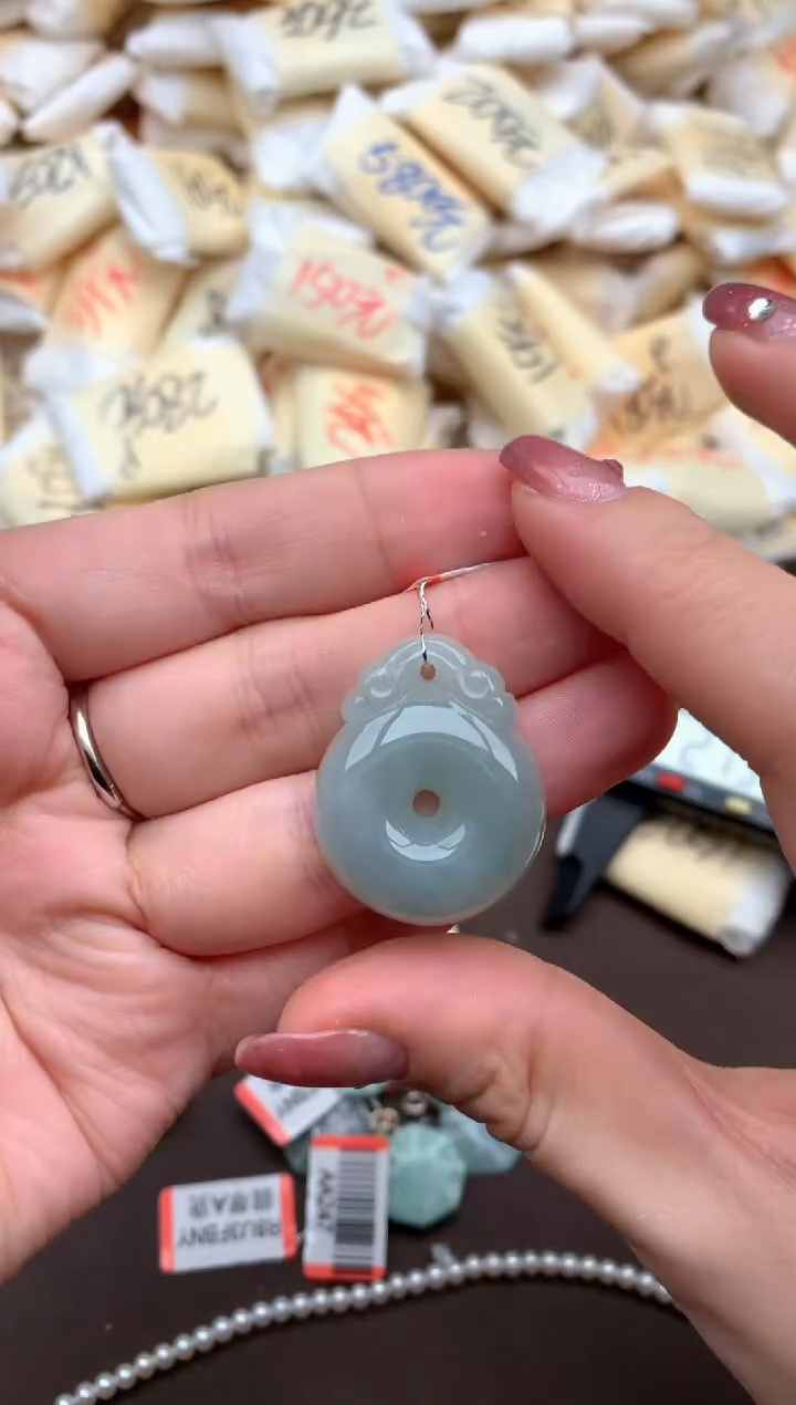 【闪购商品】翡翠挂件未镶嵌一