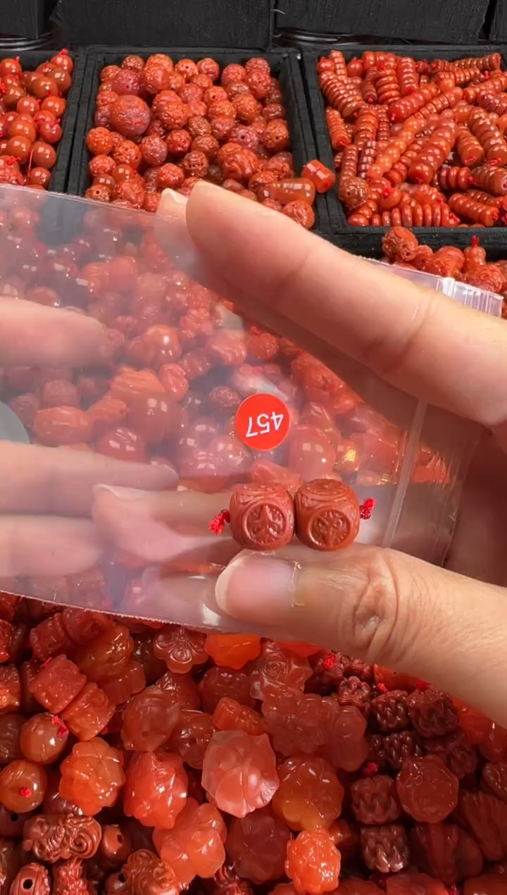 【闪购商品】南红玛瑙未镶嵌颈饰1