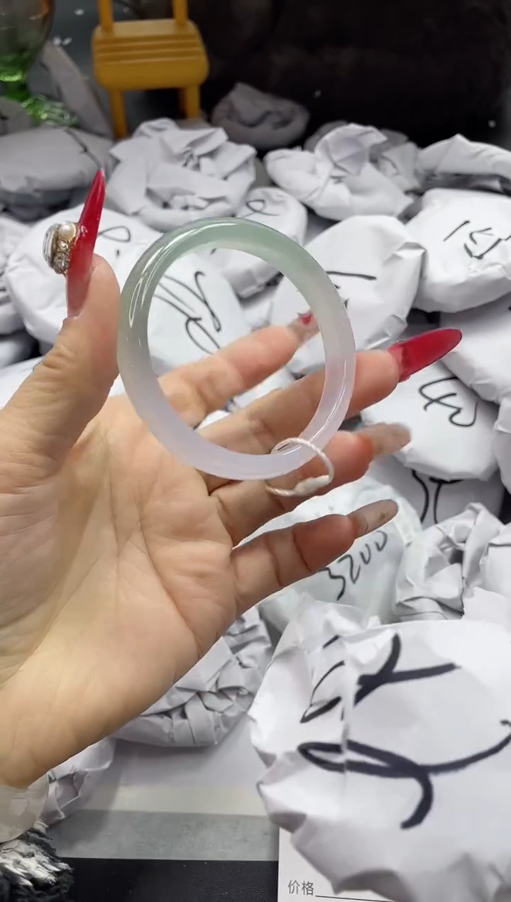 【闪购商品】石英质玉手镯未镶嵌116