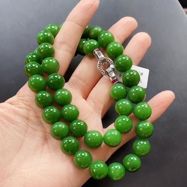 【壹世臻选】天然和田玉阳绿项链丨女神链丨妈妈链