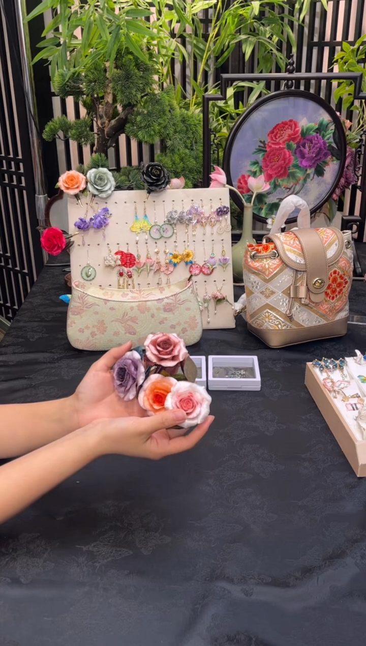 织绣꧁***꧂非遗苏绣手工饰品