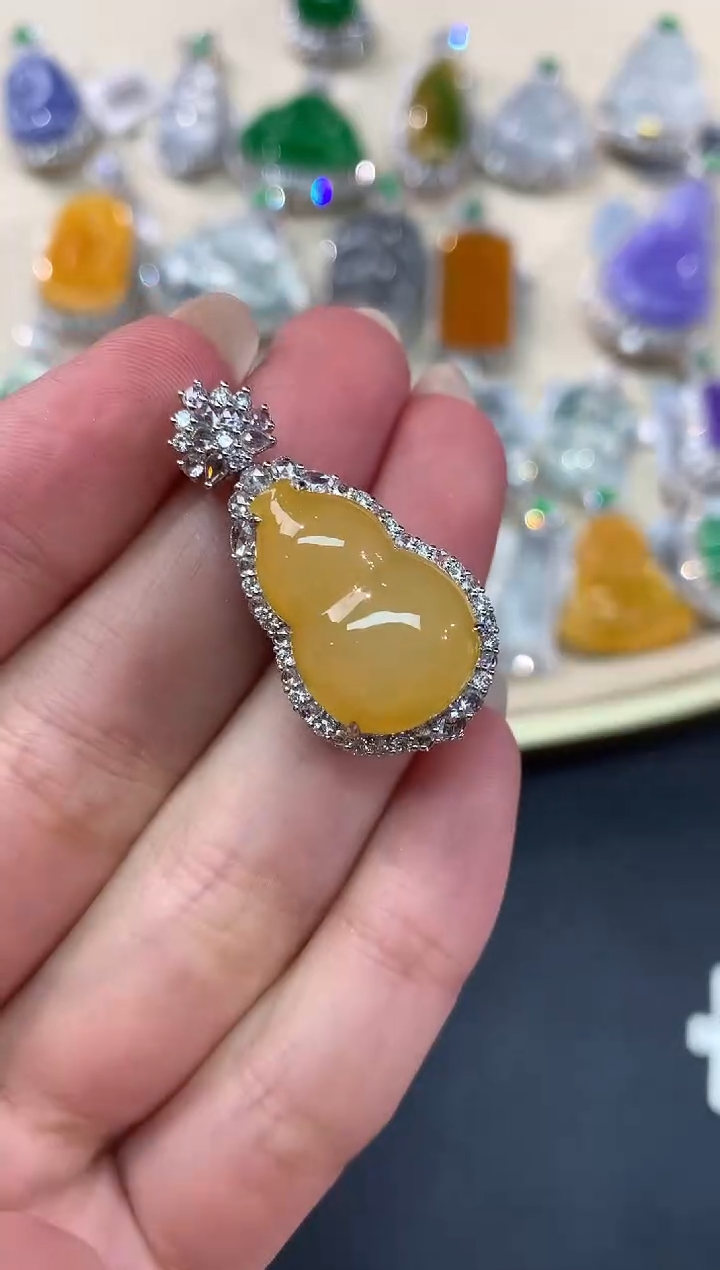 【闪购商品】翡翠吊坠(不含链)18K金镶嵌吊坠A243|23800