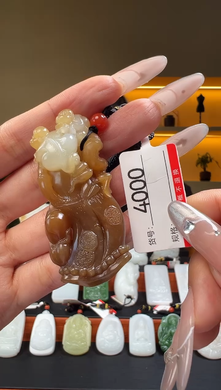颈饰未镶嵌和田玉1