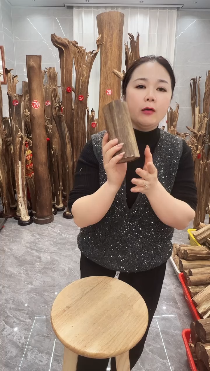 沉香碎屑沉香沉香原料送底座