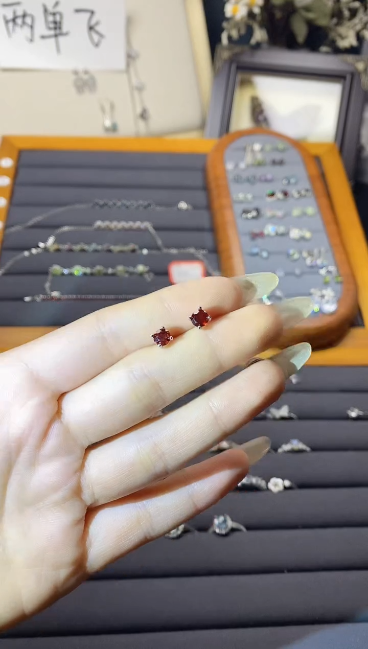 【闪购商品】水晶手链银S925镶嵌A65   