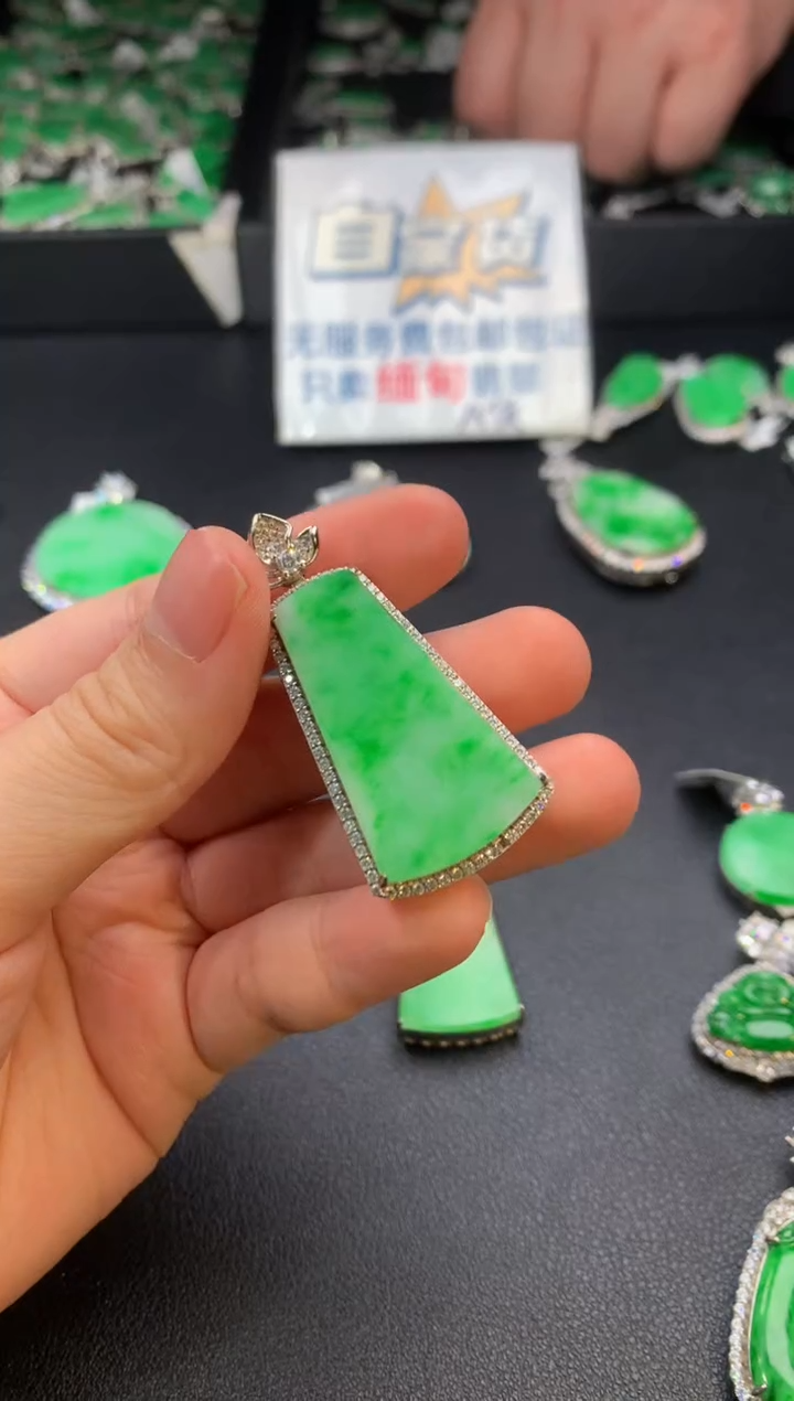 【闪购商品】翡翠颈饰银S925镶嵌翡翠