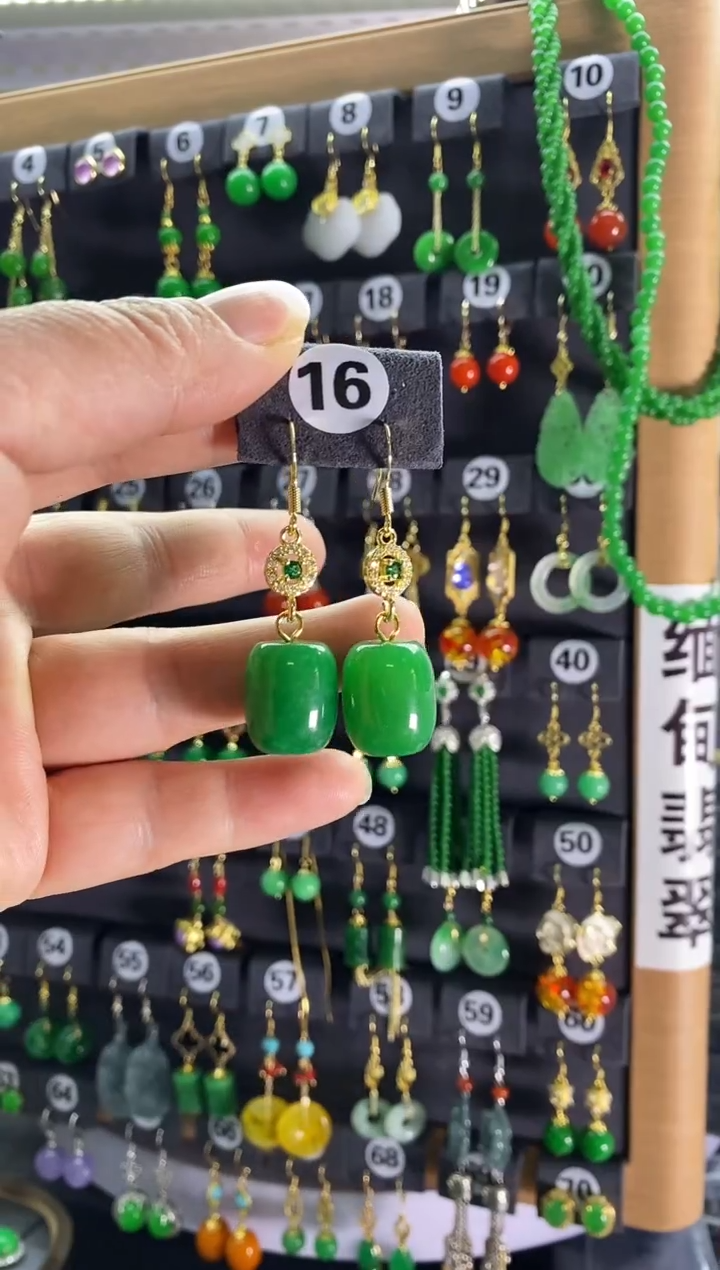 【闪购商品】翡翠耳饰银S925镶嵌16....