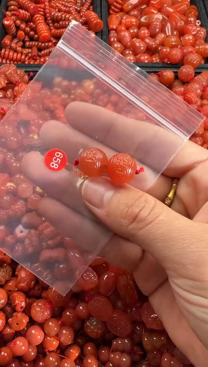 【闪购商品】南红玛瑙颈饰未镶嵌1