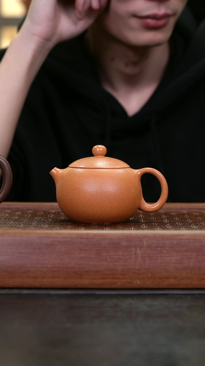 茶壶紫砂LCC   金砂段泥  西施     160cc