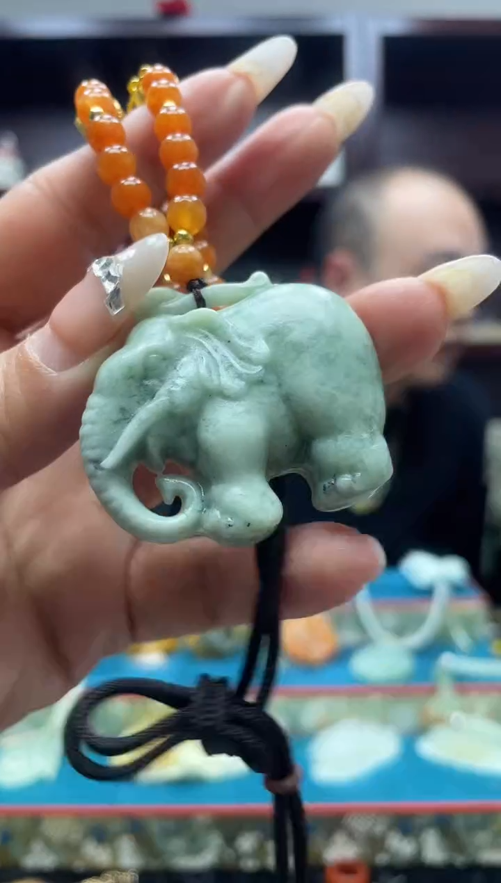 未镶嵌岫玉吊坠·