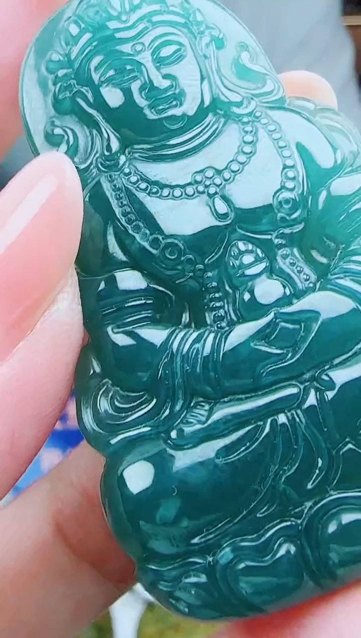 颈饰未镶嵌翡翠 多样性发其一  度母