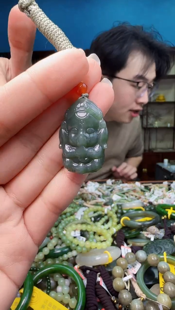 颈饰未镶嵌和田玉1