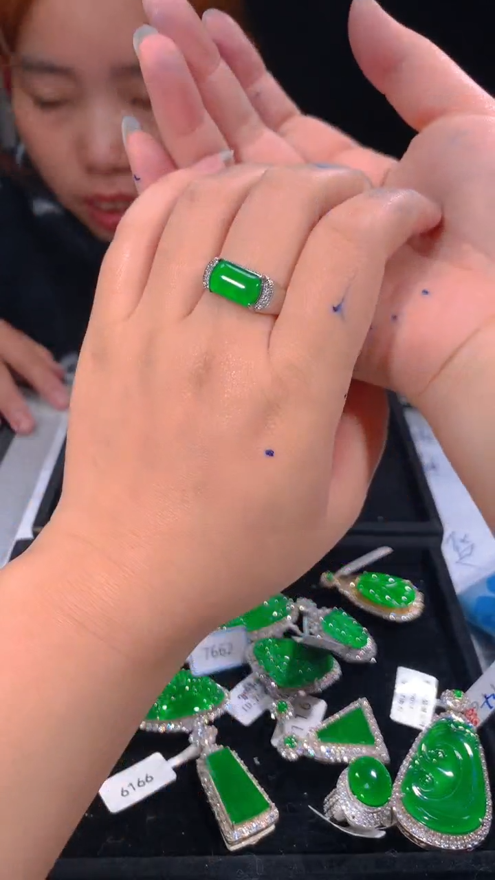 【闪购商品】定制翡翠未镶嵌110多样性发货（发其一）