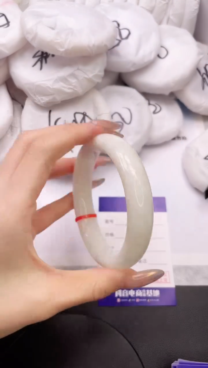 【闪购商品】和田玉手镯未镶嵌11K135-64