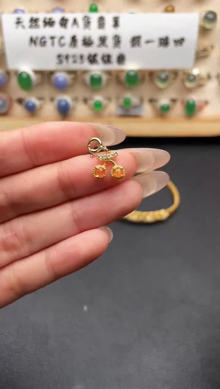 未镶嵌戒指翡翠一物一证一礼盒