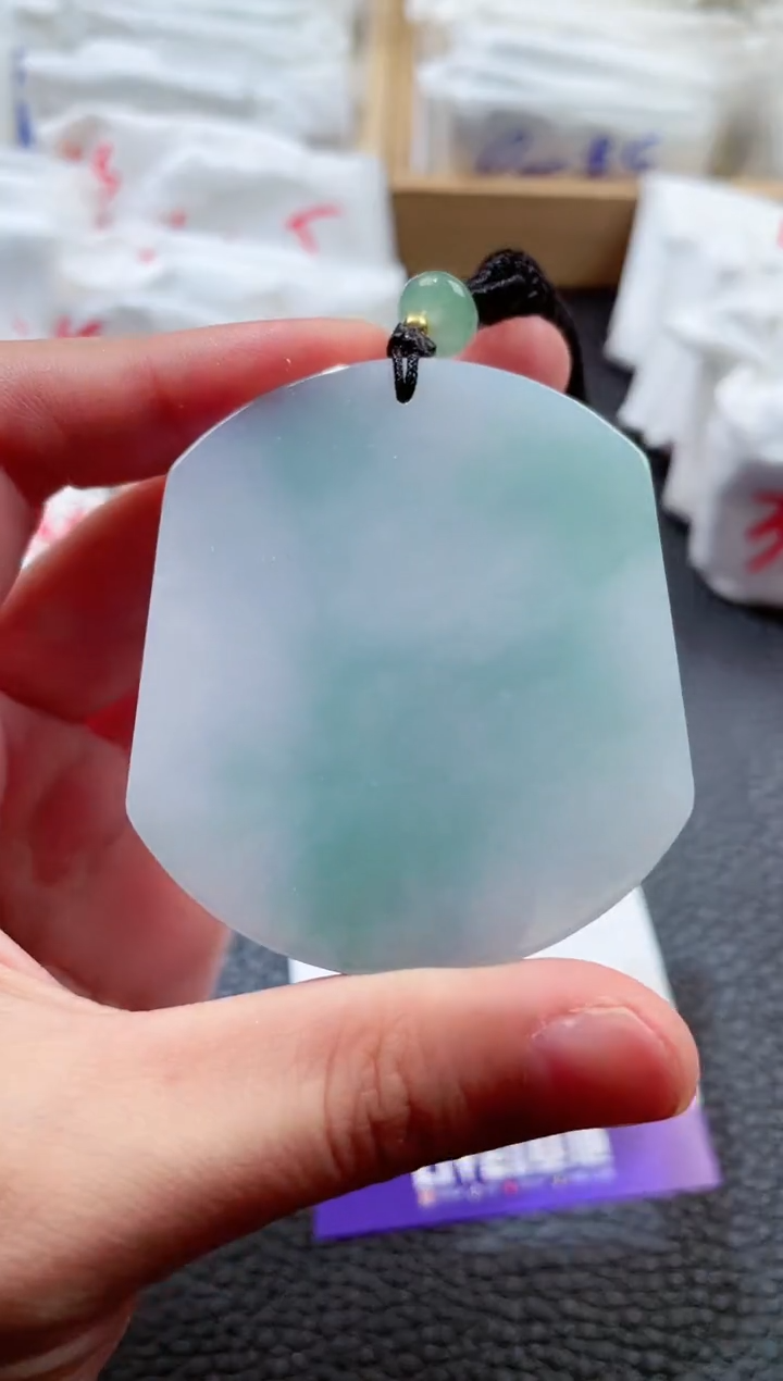 翡翠未镶嵌颈饰00008484