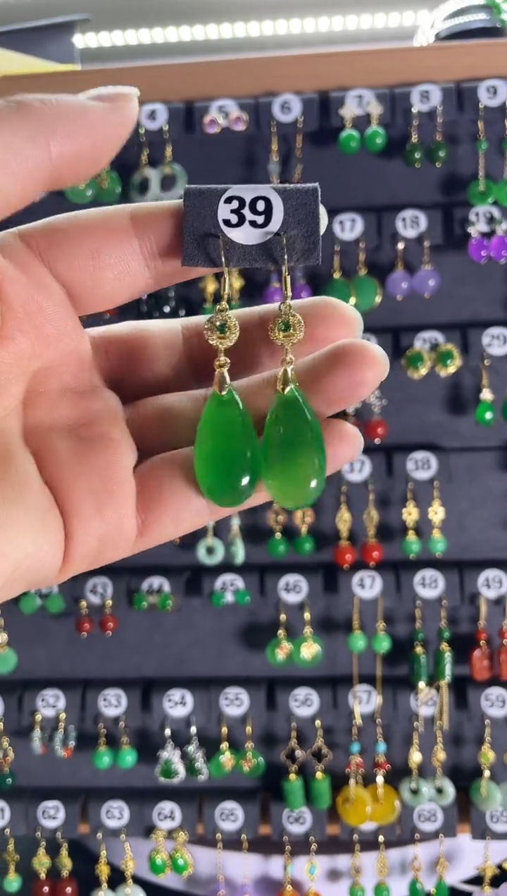 【闪购商品】翡翠耳饰银S925镶嵌39....