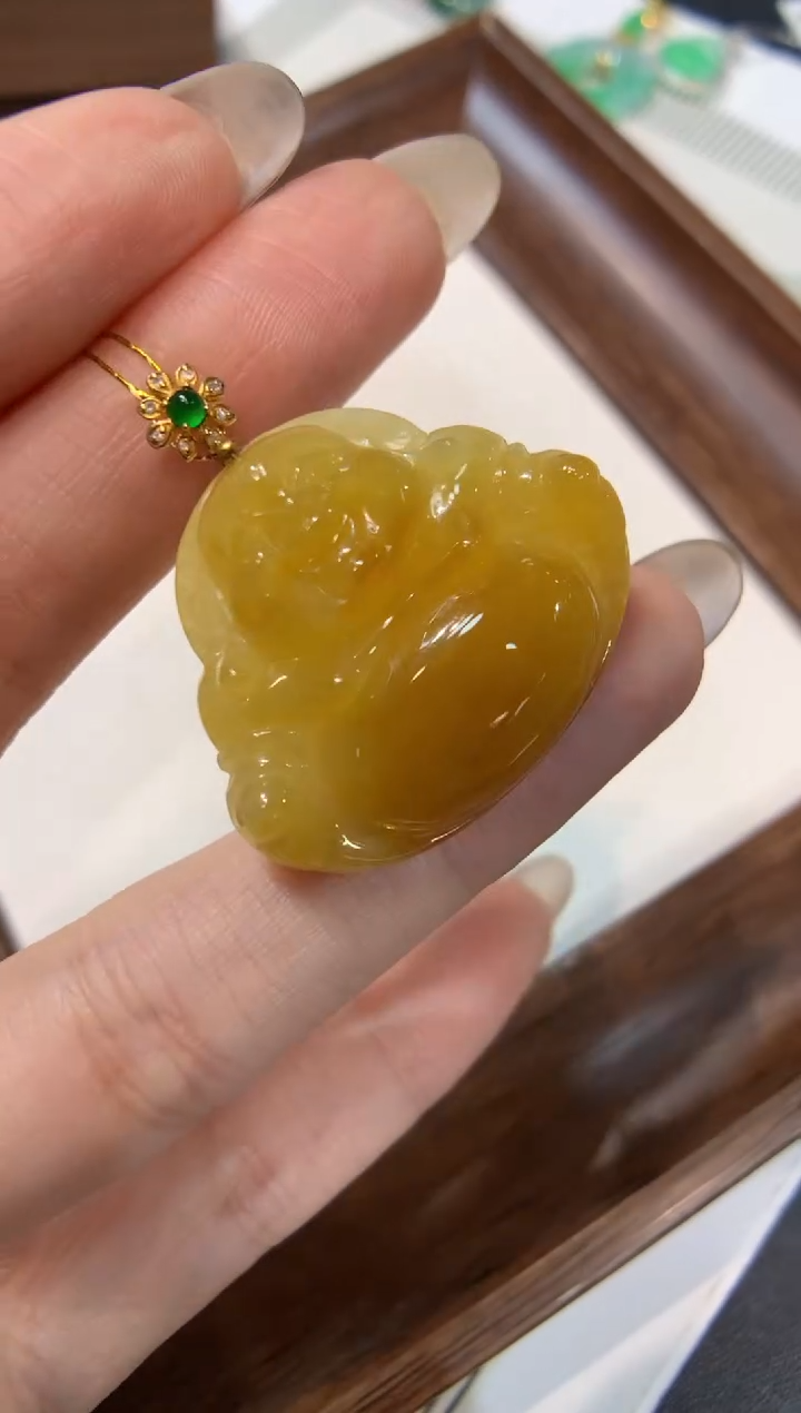 颈饰18K金镶嵌翡翠佛公