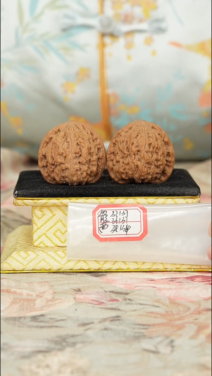 【闪购商品】文玩核桃把件密纹狮子头