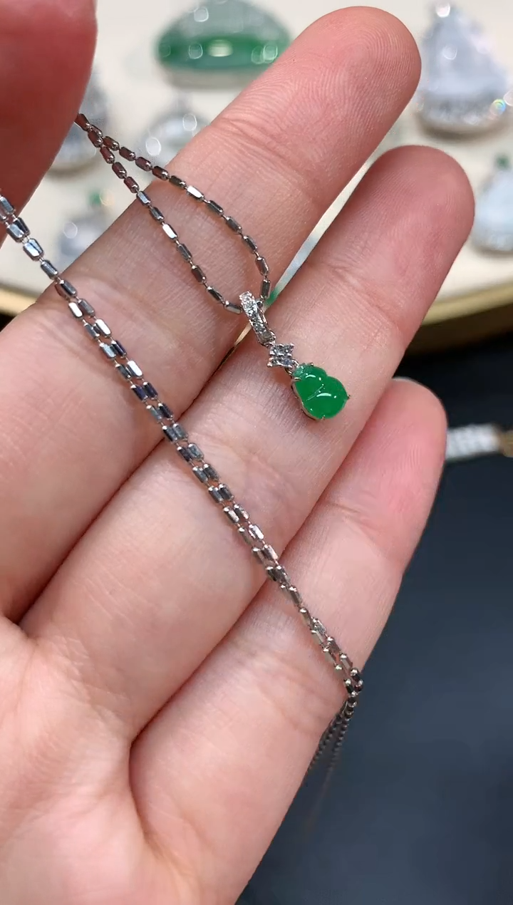 【闪购商品】翡翠吊坠(不含链)18K金镶嵌葫芦A99|980