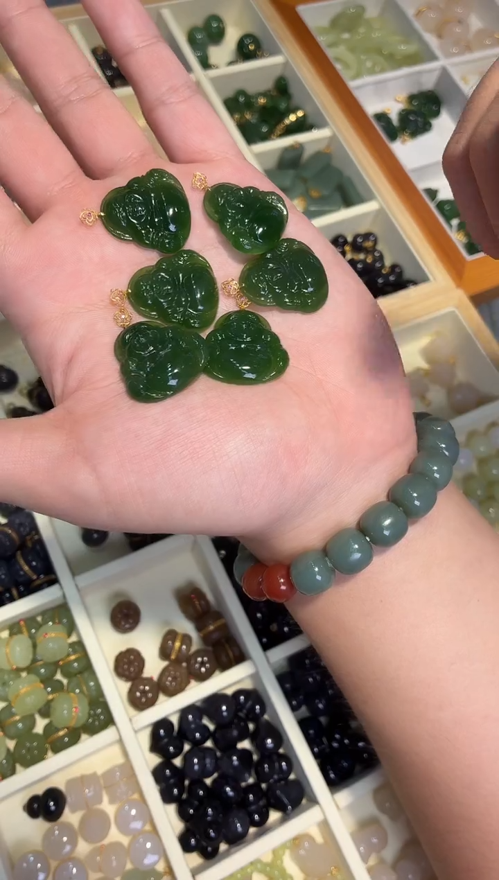 和田玉18K金镶嵌吊坠(不含链)多样性发一