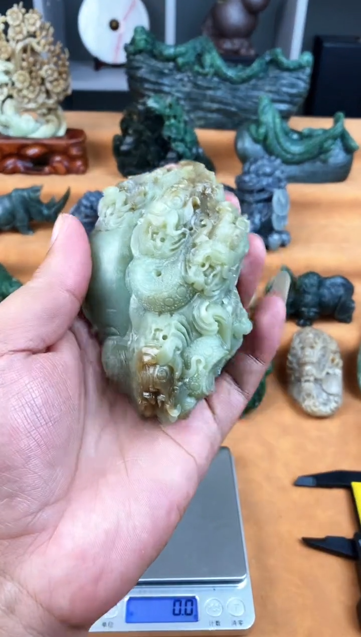 颈饰未镶嵌和田玉1