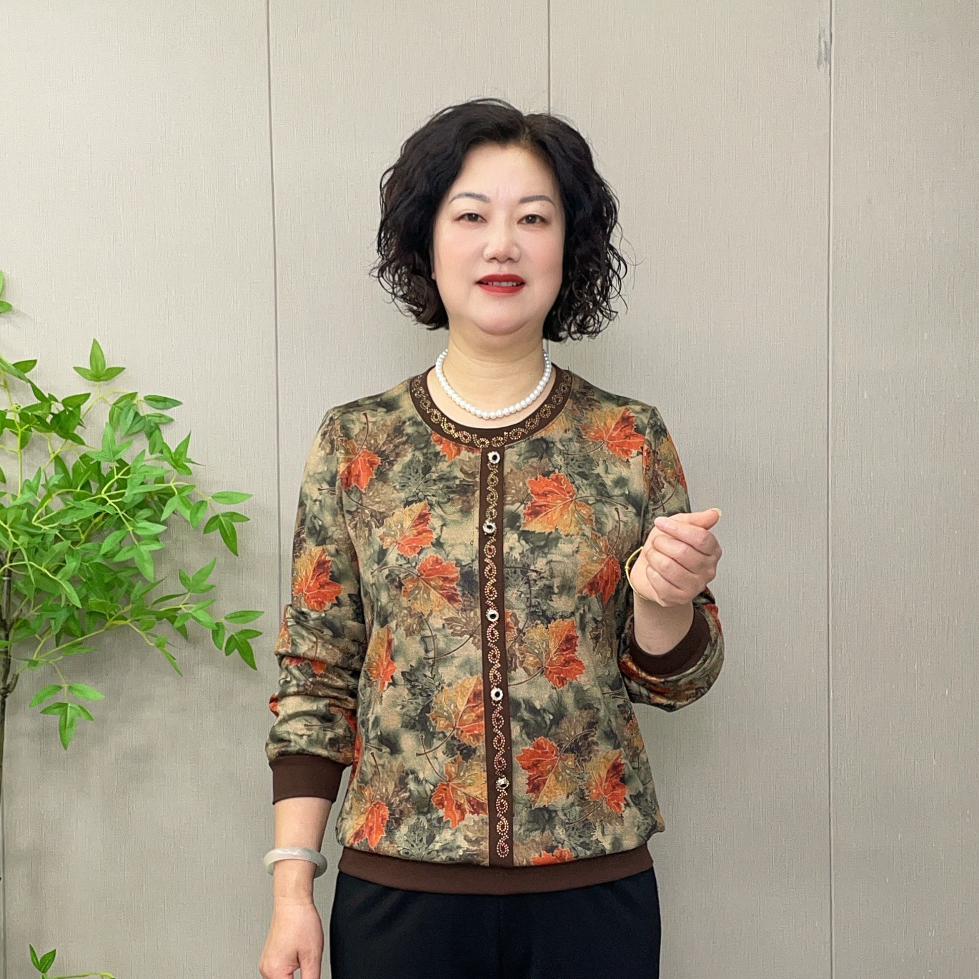 2025秋季新款中老年时尚百搭长袖复古印花洋气显瘦遮肚打底妈妈装