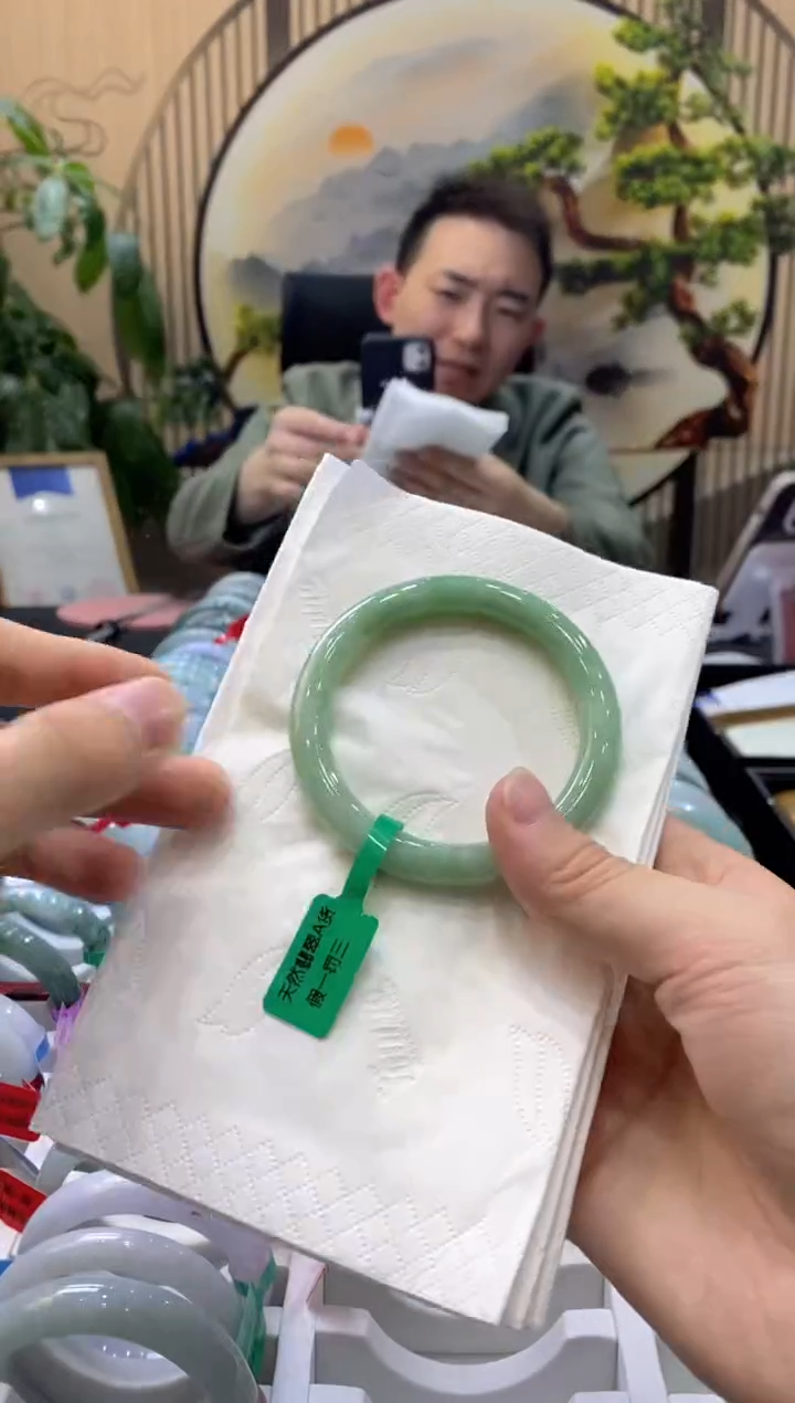 【闪购商品】翡翠手镯未镶嵌000002856