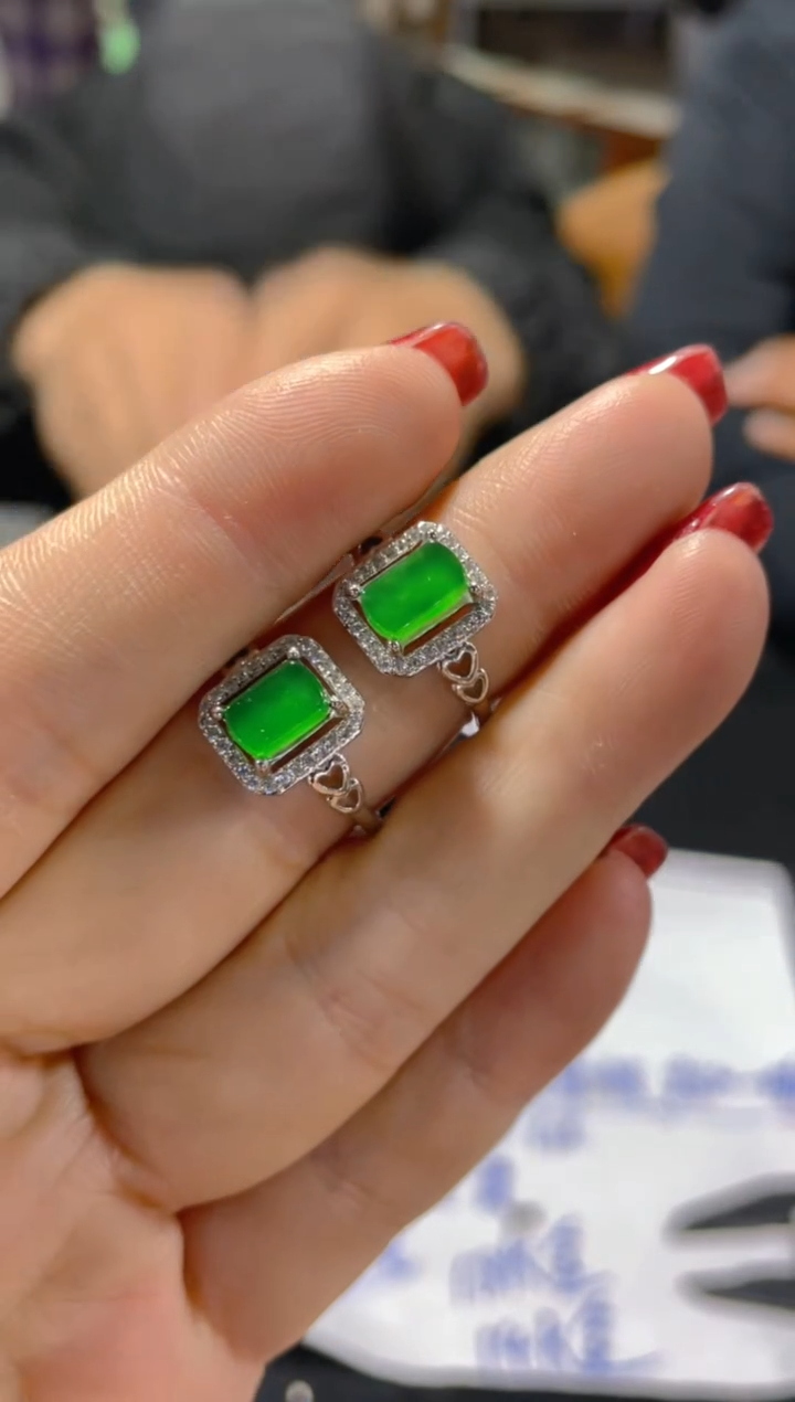 【闪购商品】翡翠颈饰未镶嵌天然A货翡翠多样性发货拍一发一