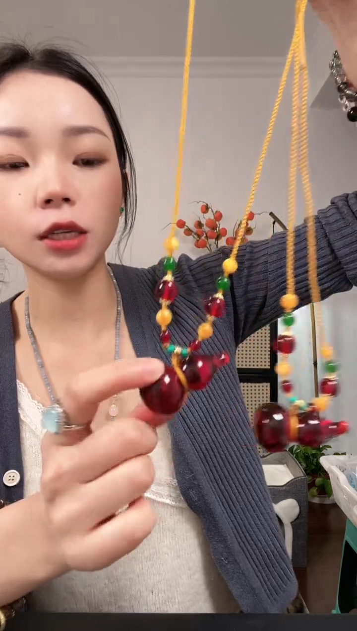 【闪购商品】琥珀颈饰未镶嵌A43AAAAA