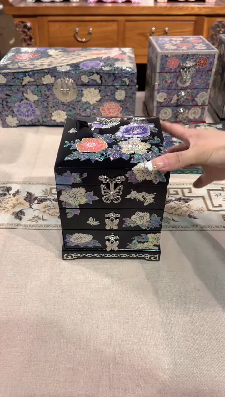 【闪购商品】三层蝶恋花弘贝雅螺钿漆器文化馆 