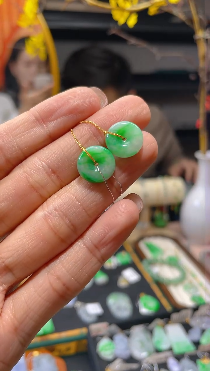 【闪购商品】翡翠颈饰18K金镶嵌假一赔三