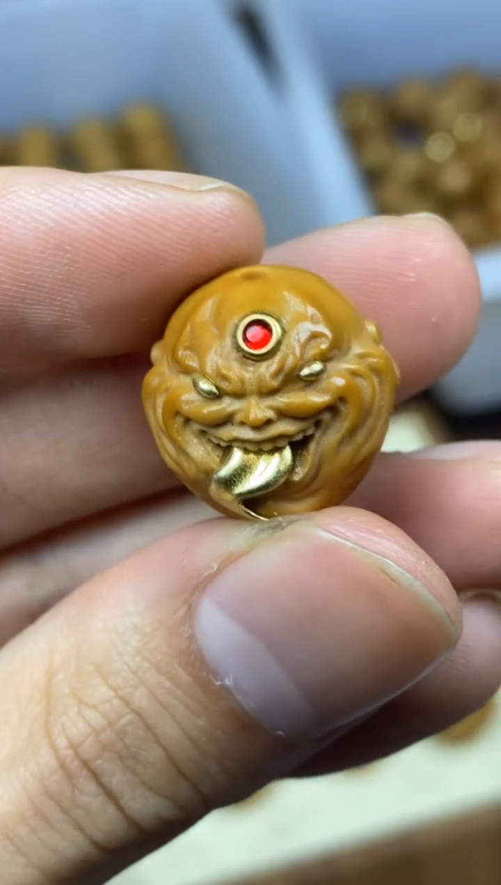 猴头核桃吊坠舔僧  重工 