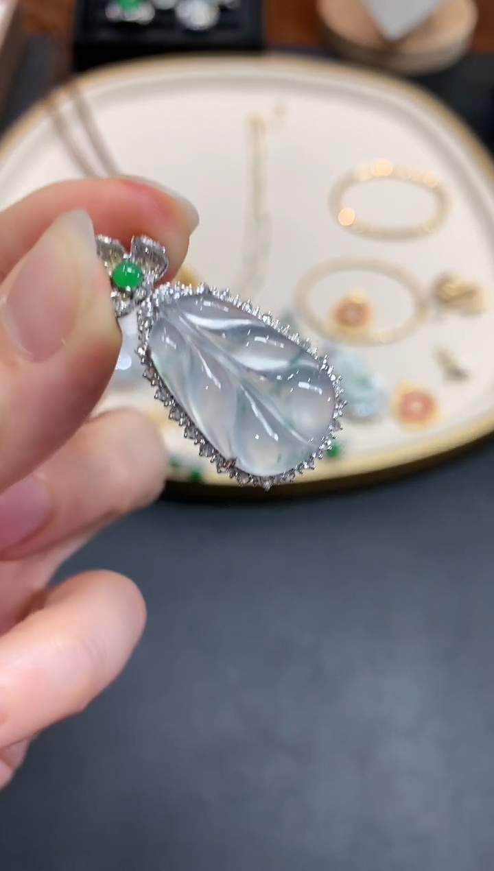 【闪购商品】翡翠吊坠(不含链)18K金镶嵌A858|8800