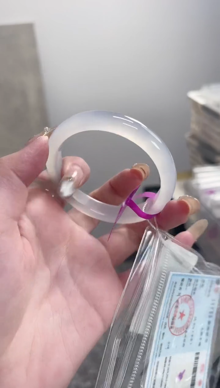 【闪购商品】玛瑙/玉髓手镯未镶嵌52圈 需要包容