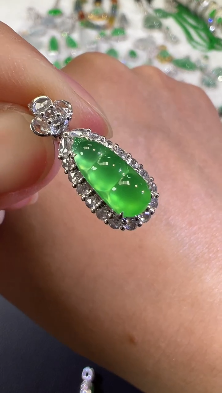 吊坠(不含链)18K金镶嵌翡翠沐*B110|23800