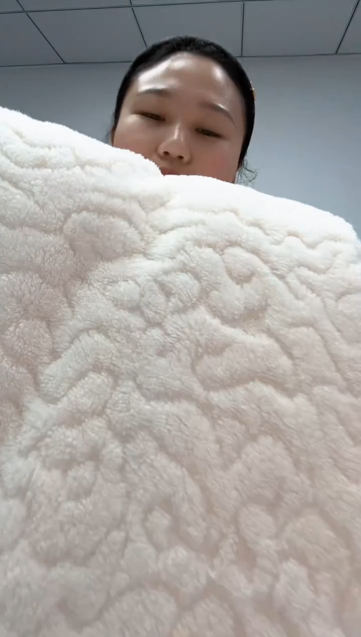 法兰绒3.3X1.8左右以主播所说为准