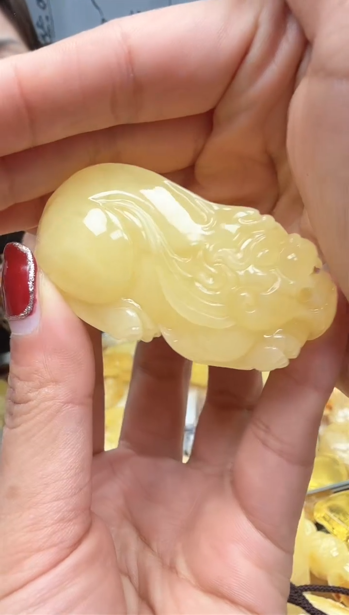 【闪购商品】琥珀裸石未镶嵌挂坠