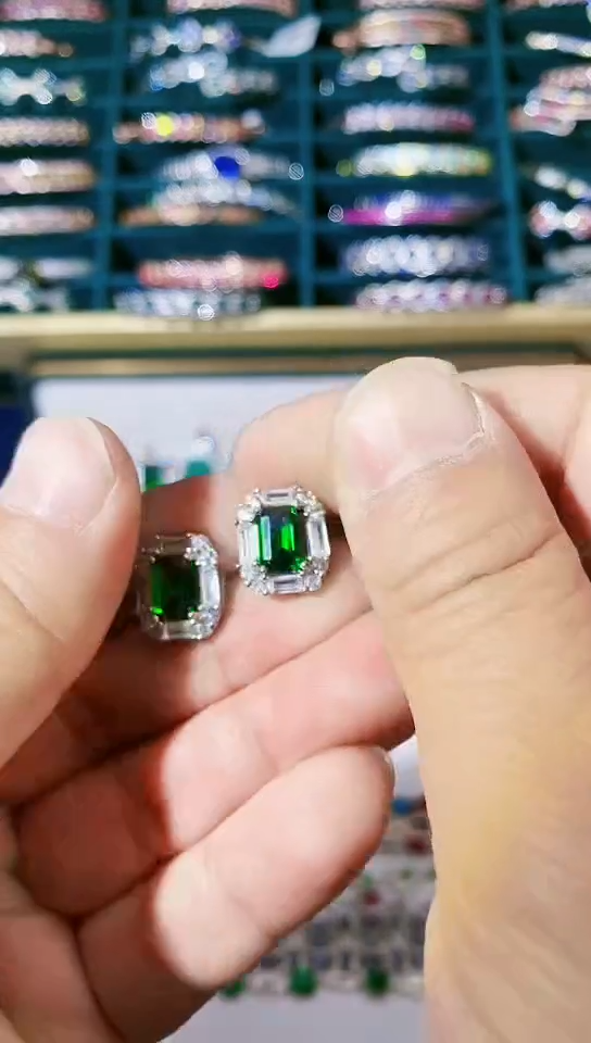 【闪购商品】透辉石耳未镶嵌透辉石