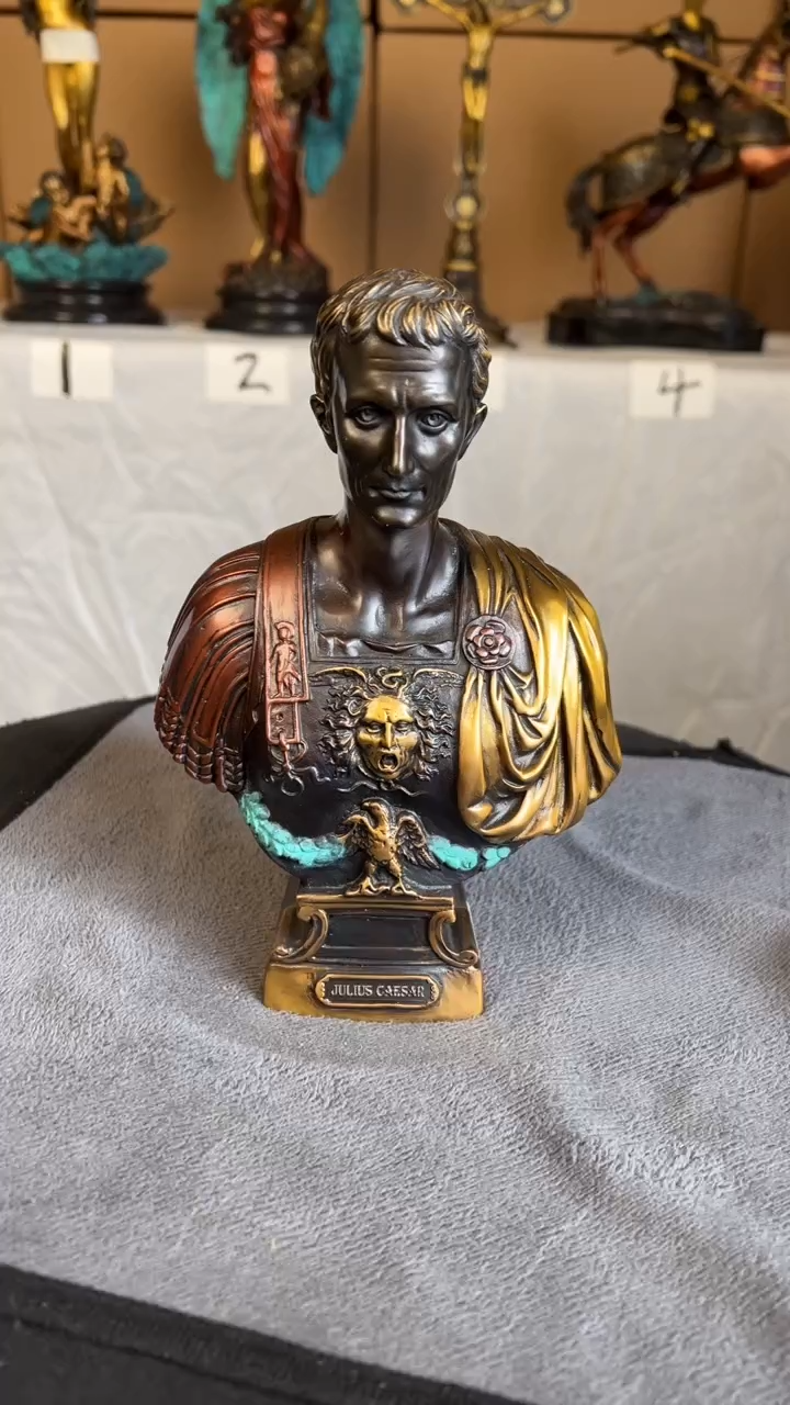 精铜材质精美雕塑