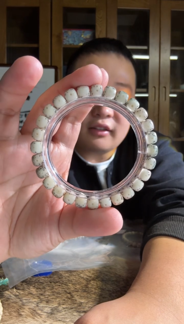 手串星月菩提全玉化半壁留白卡8老型单圈（正面有一道连心建议勿拍