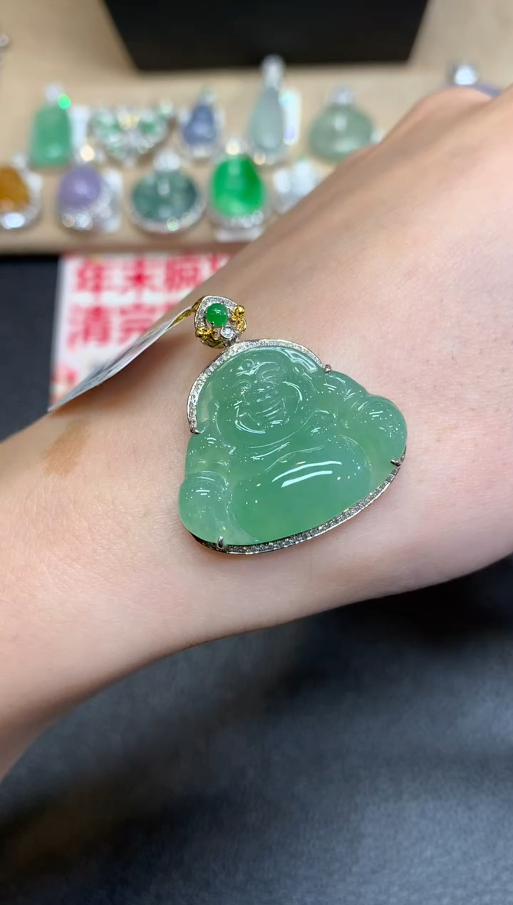 【闪购商品】翡翠颈饰18K金镶嵌佛公【无服务费】