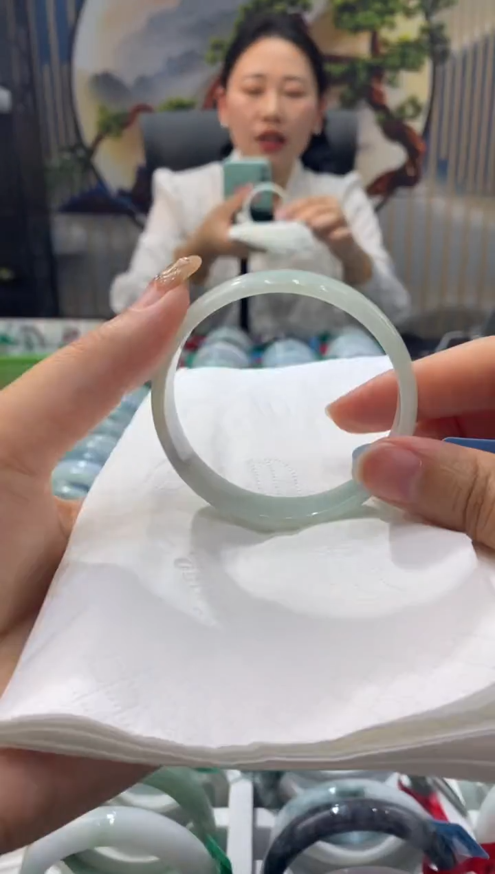 【闪购商品】翡翠手镯未镶嵌00003782