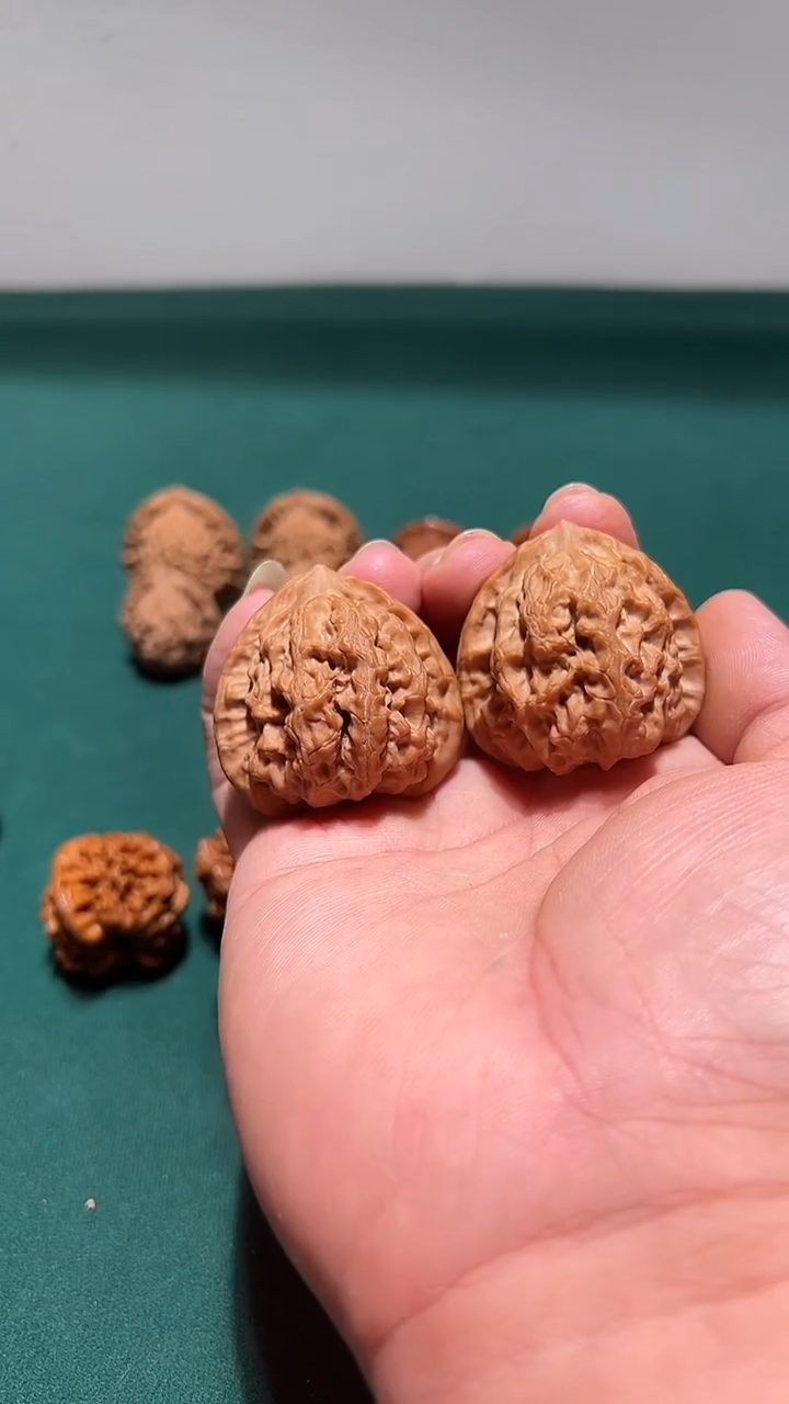 文玩核桃把件梨木台 s 42尺 全品 清茶1288