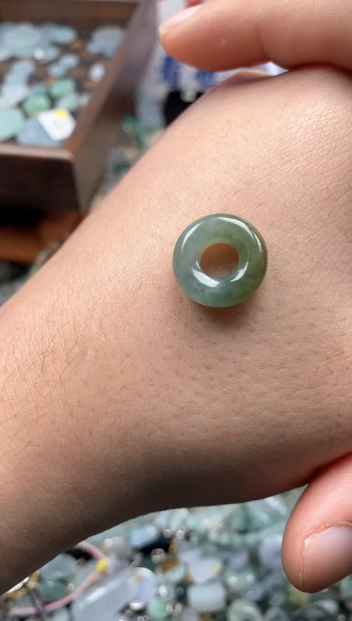 【闪购商品】翡翠颈饰未镶嵌哥哥