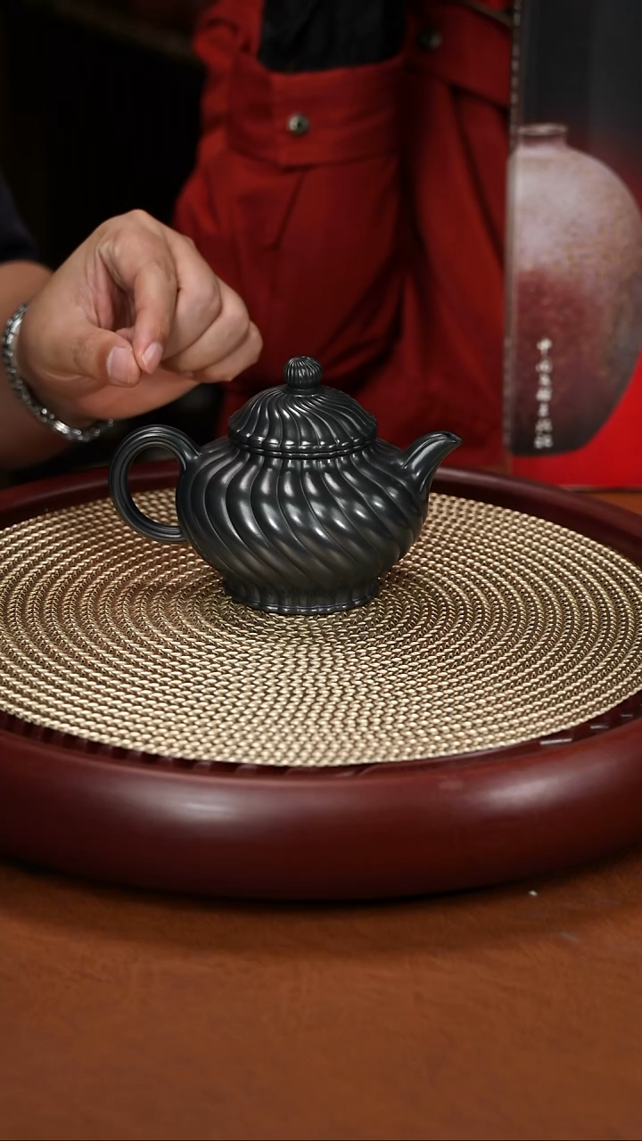 茶壶紫砂鲍静贞 筋纹掇只 360cc