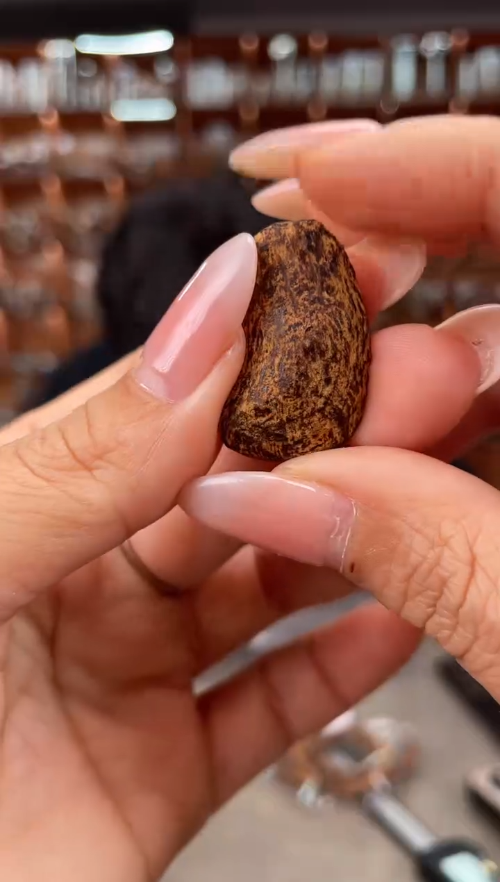 【闪购商品】沉香摆件69号惠安红土 块料多样性发一个