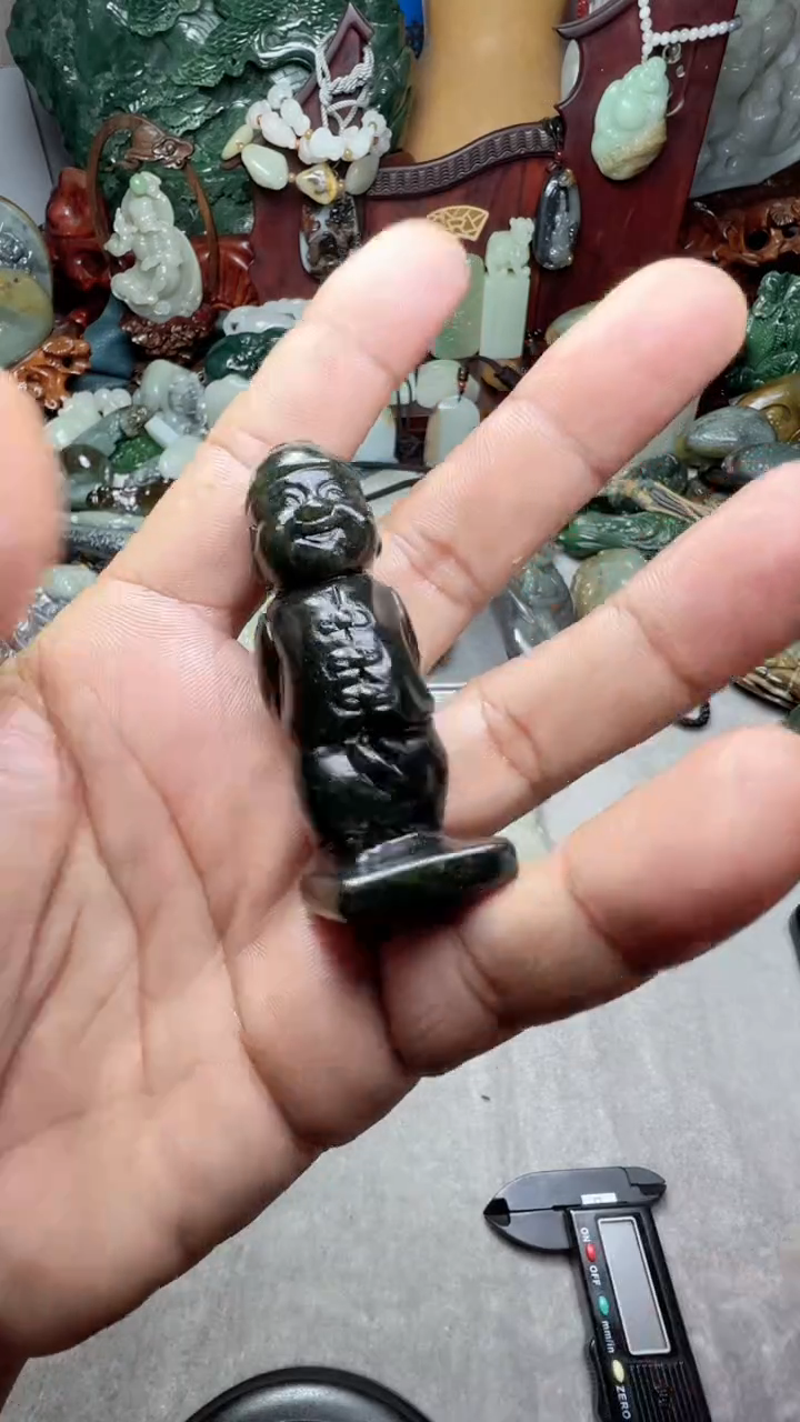 和田玉未镶嵌把件-