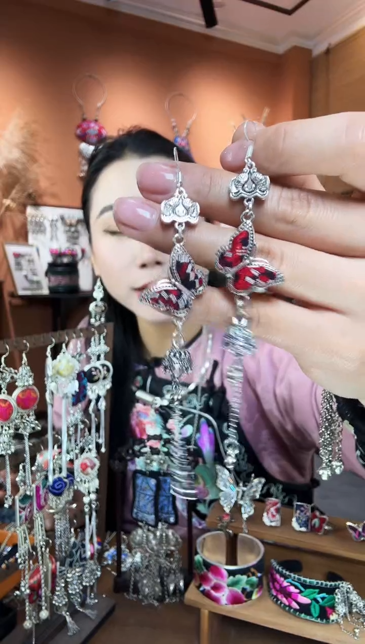 【闪购商品】刺绣纯手工民族风耳环