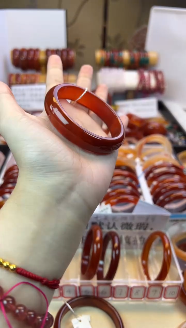 【闪购商品】玛瑙/玉髓手镯未镶嵌【默认微瑕】54圈口